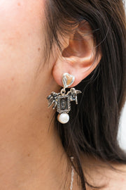 Aretes Bendición y Querubines, joya de plata .925, con perla – Gabriela Sánchez (vista 2)