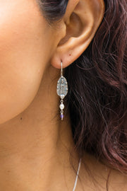 Aretes Manto de amor, joya de plata .925, con amatista y perla – Gabriela Sánchez (vista 2)