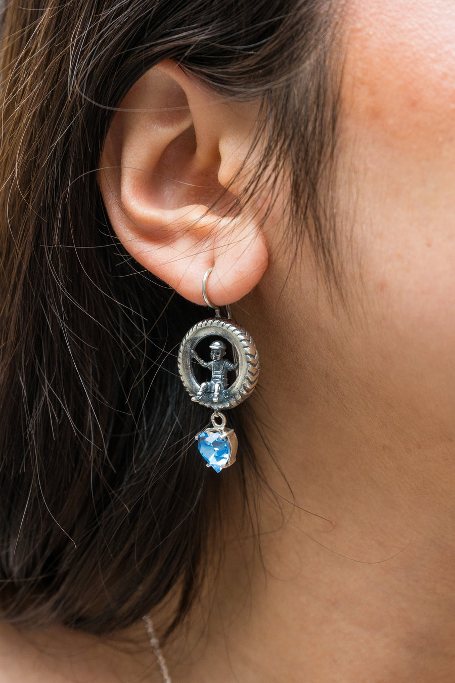 Aretes Vínculos de Amor, joya de plata .925, con cristal Swarovski – Gabriela Sánchez (vista 3)