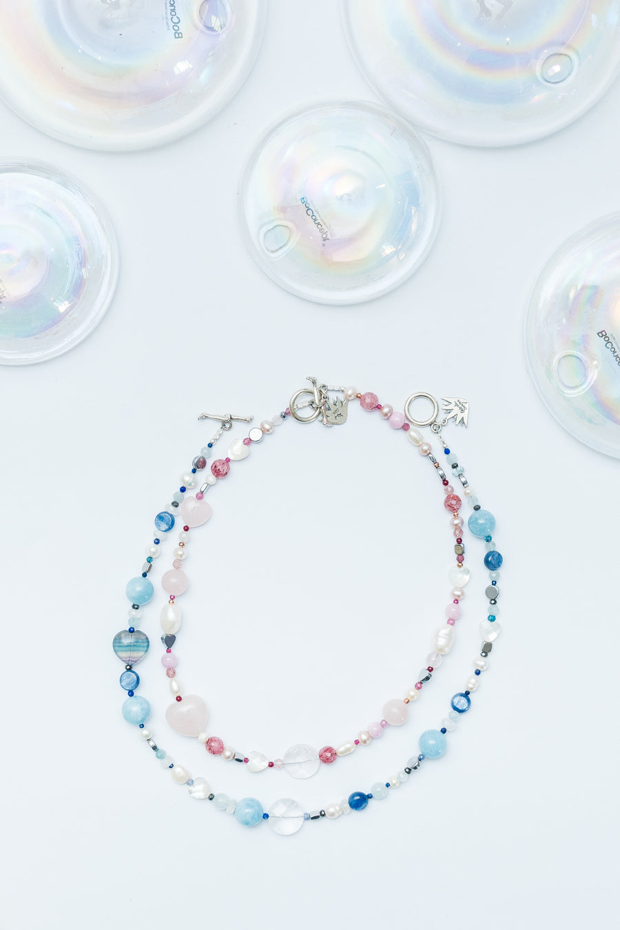 Collar Amor Infinito Rosa, joya de plata .925, con cuarzo rosa y concha – Gabriela Sánchez (vista 7)