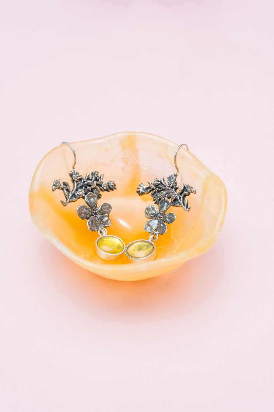 Aretes Jardín de mi Abuela, joya de plata .925, con ámbar – Gabriela Sánchez (vista 3)