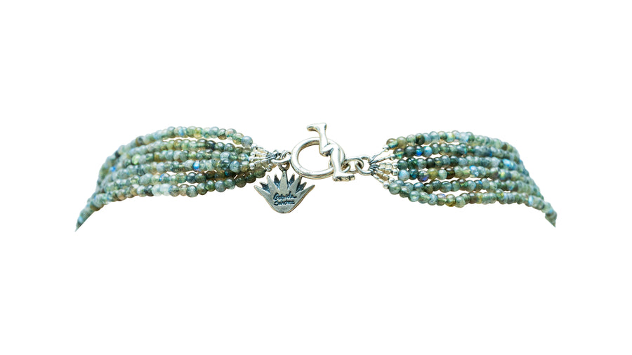 Collar Prosperidad, joya de plata .925, con labradorita y concha – Gabriela Sánchez (vista 8)