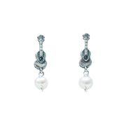 Aretes Guitarra Mini Perla, joya de plata .925 – Gabriela Sánchez (vista 2)