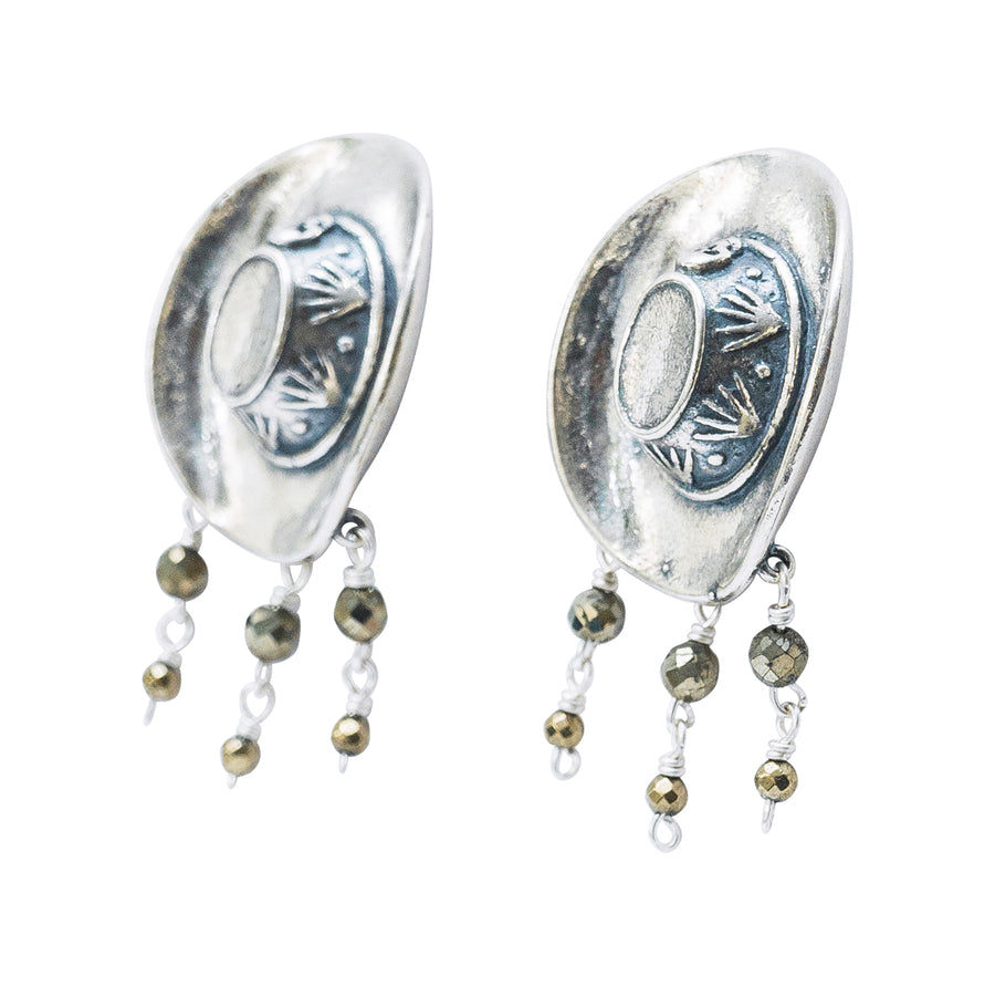 Aretes Fiesta Vaquera, joya de plata .925, con pirita – Gabriela Sánchez (vista 3)