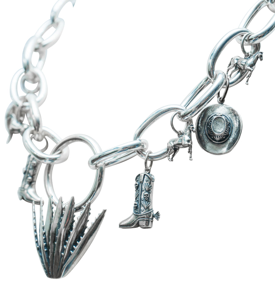 Collar Me Subo A Mi Caballo Y Me Pongo Mi Sombrero, joya de plata .925 – Gabriela Sánchez (vista 4)
