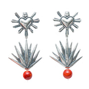 Aretes Corazón de Nuestra Tierra, joya de plata .925, con coral – Gabriela Sánchez (vista 2)