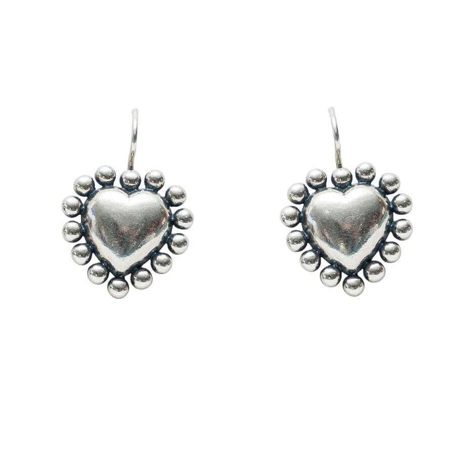 Aretes Corazón con Puntos Mediano Arillo, joya de plata .925 – Gabriela Sánchez (vista 2)