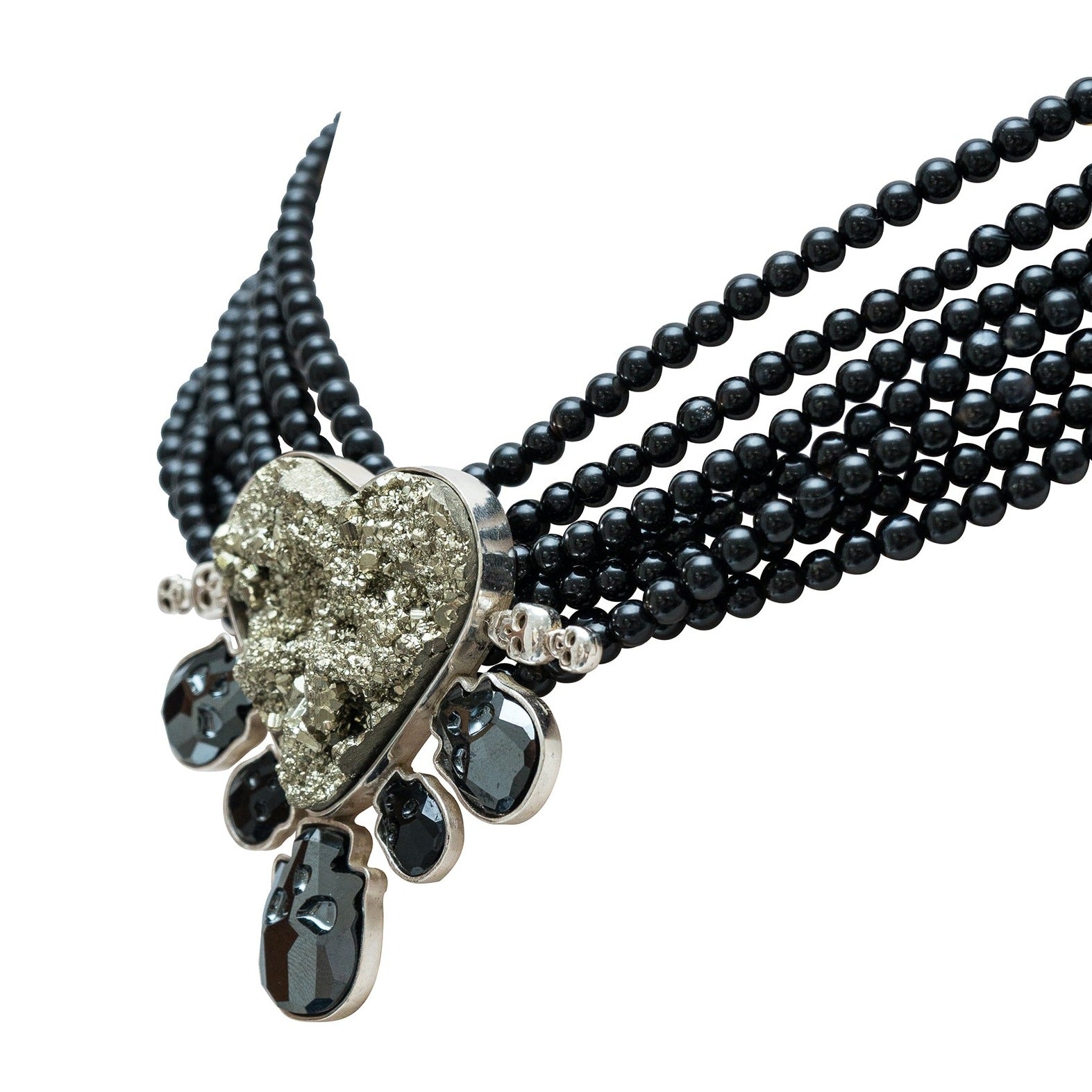 Collar Corazón de Calavera, joya de plata .925, con ónix y pirita – Gabriela Sánchez