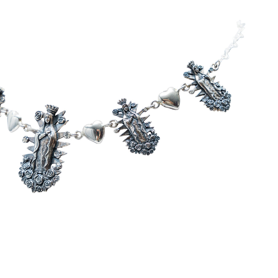 Collar Virgen con Rosas y Corazones, joya de plata .925 – Gabriela Sánchez (vista 4)