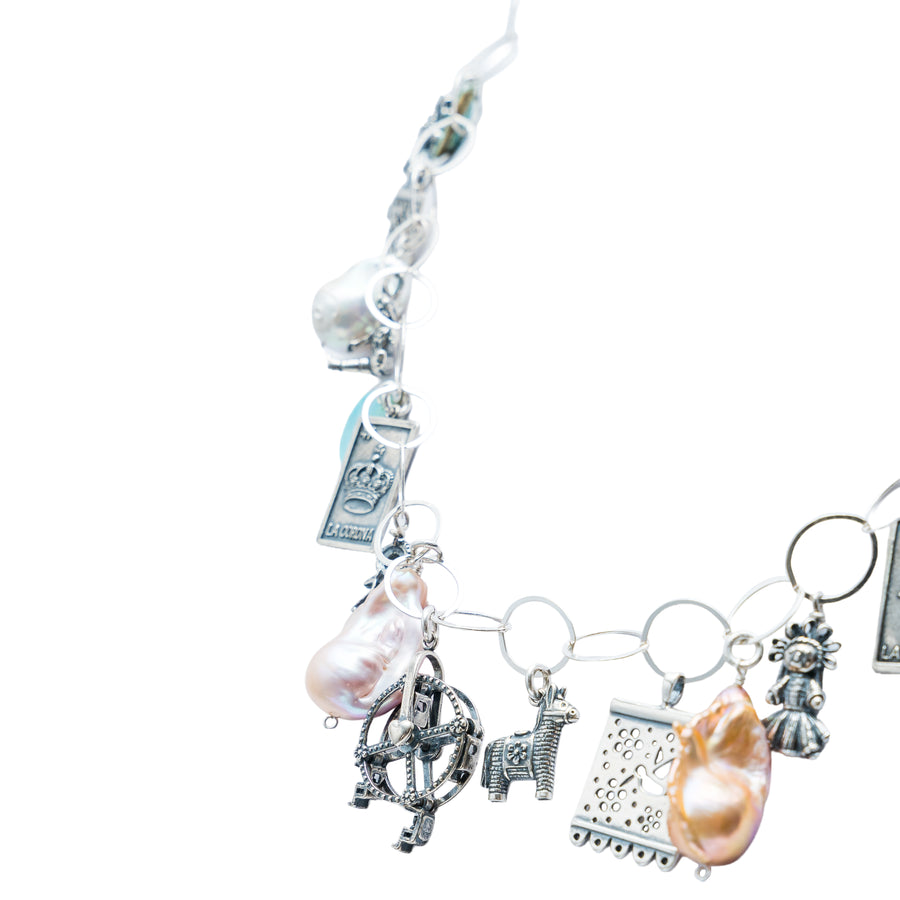 Cadena de juguetes, joya de plata .925, con perla y concha – Gabriela Sánchez (vista 4)