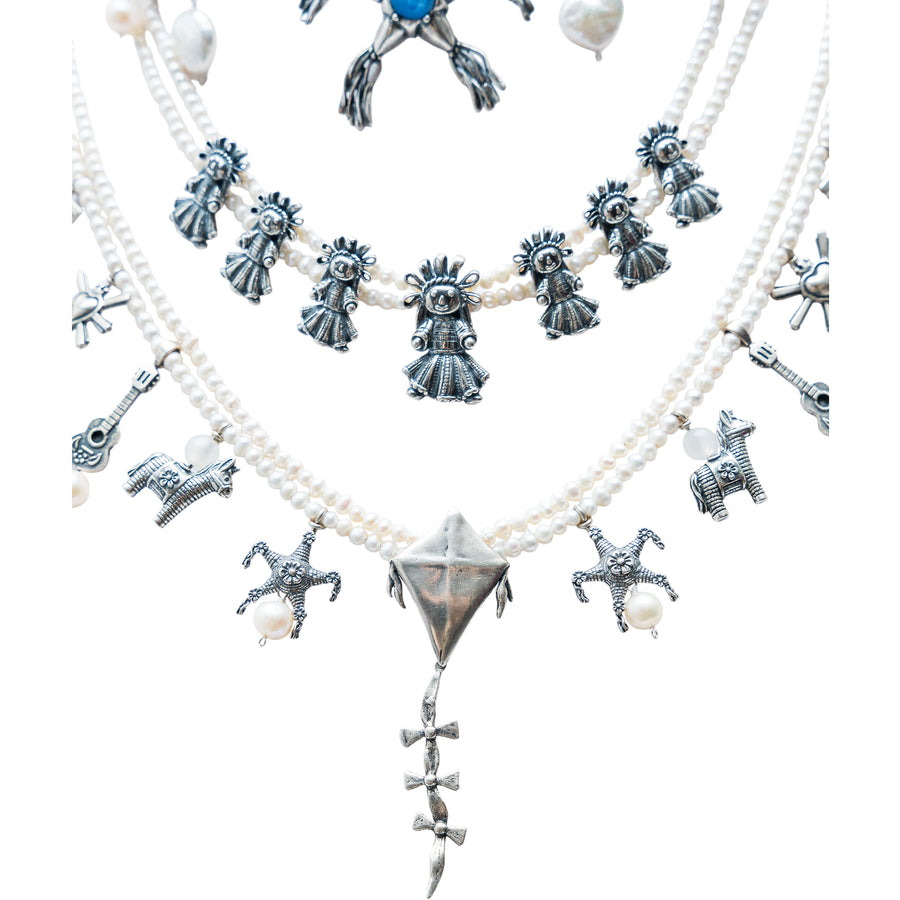 Collar Juegos de Vainilla, joya de plata .925, con perla – Gabriela Sánchez (vista 4)