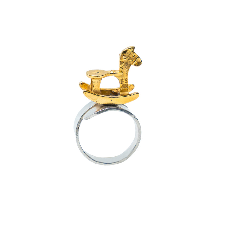 Anillo Caballito de Oro, joya de plata .925 – Gabriela Sánchez