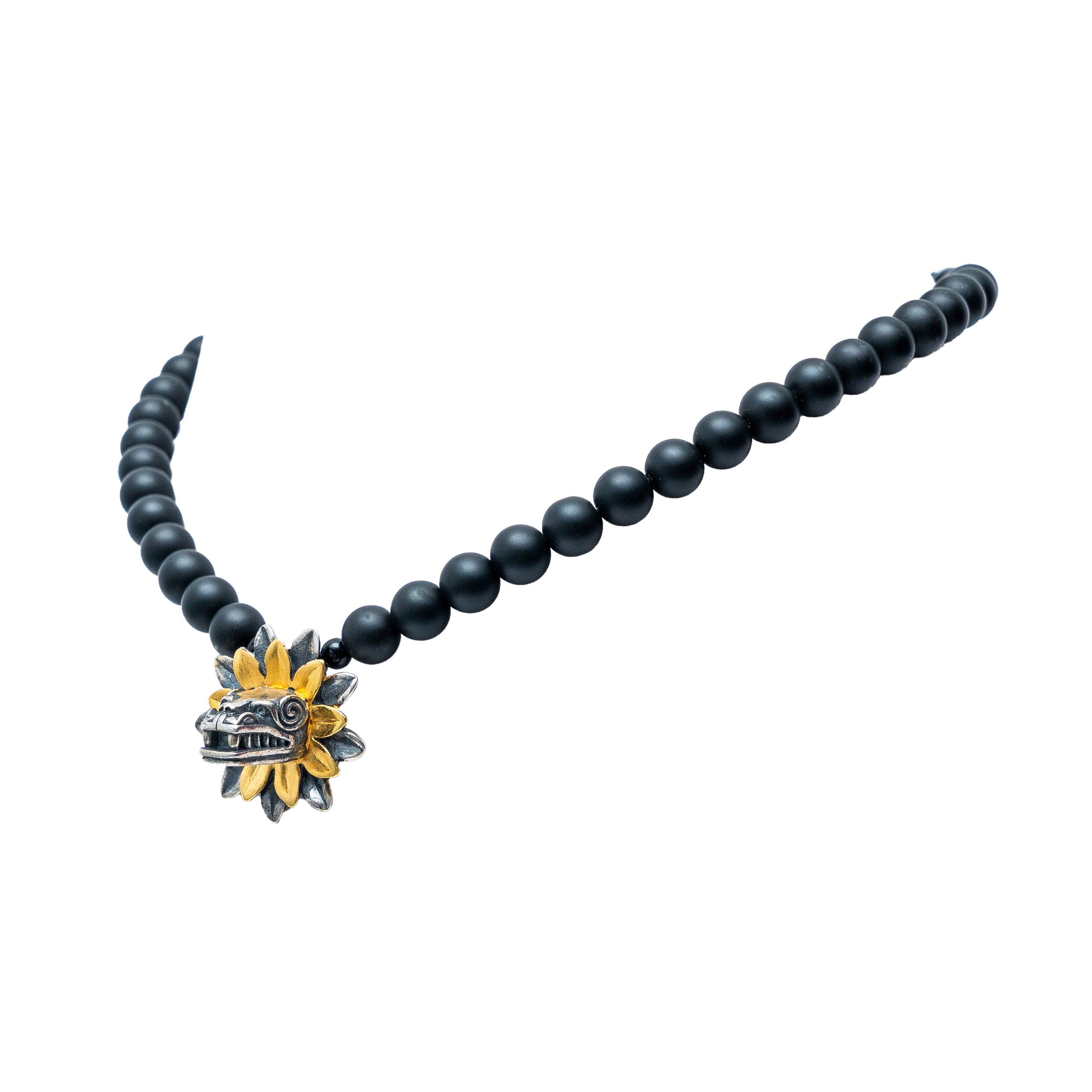 Collar Kukulcán Dorado, joya de plata .925, con obsidiana – Gabriela Sánchez (vista 2)