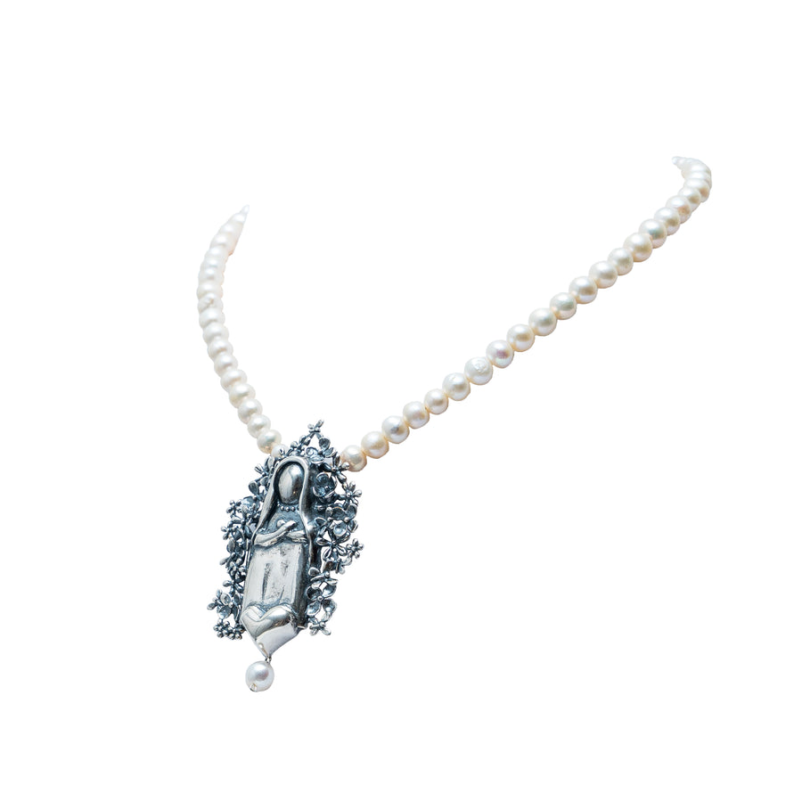 Collar Virgen con Perlas, joya de plata .925 – Gabriela Sánchez (vista 3)