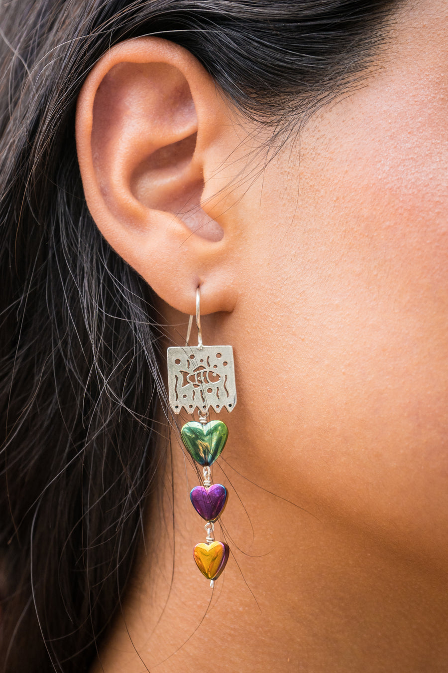 Aretes Papel Picado Tornasol, joya de plata .925, con hematita – Gabriela Sánchez