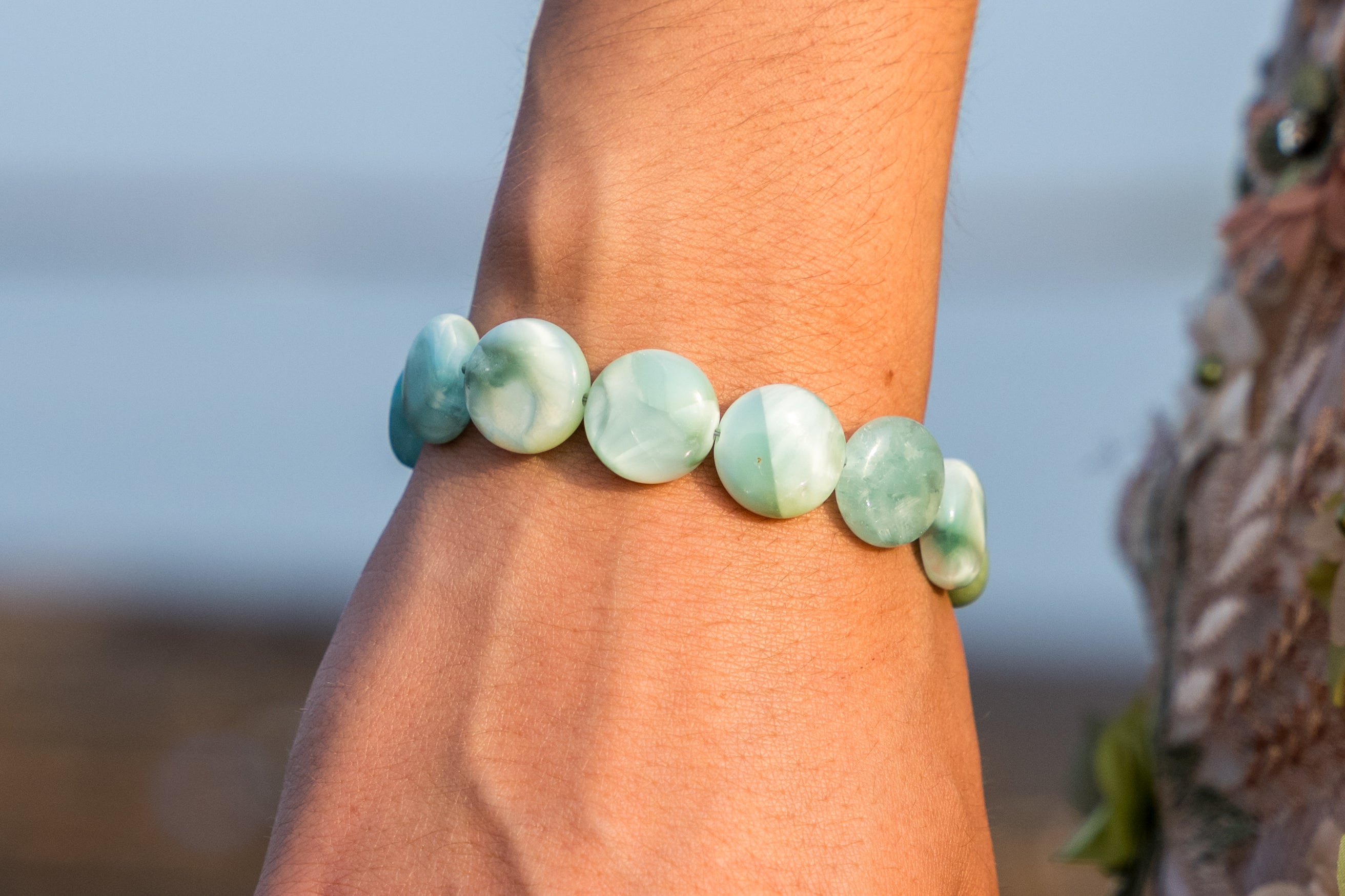 Pulsera Fiesta en el Agua, joya de plata .925, con angelita verde – Gabriela Sánchez (vista 2)