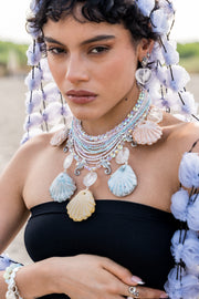 Collar Playa Paraíso, joya de plata .925, con cuarzo tornasol y concha – Gabriela Sánchez