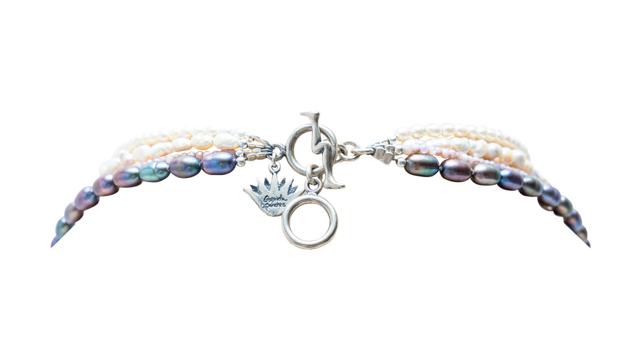 Collar Mikonos, joya de plata .925, con perla y concha – Gabriela Sánchez (vista 9)