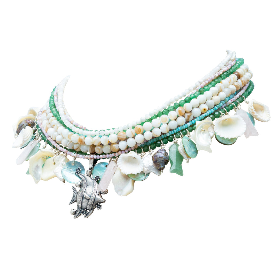 Collar Isla Arena, joya de plata .925, con concha y cuarzo rosa – Gabriela Sánchez (vista 5)