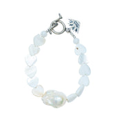 Pulsera Barroca de Luna, joya de plata .925, con perla y concha – Gabriela Sánchez (vista 2)