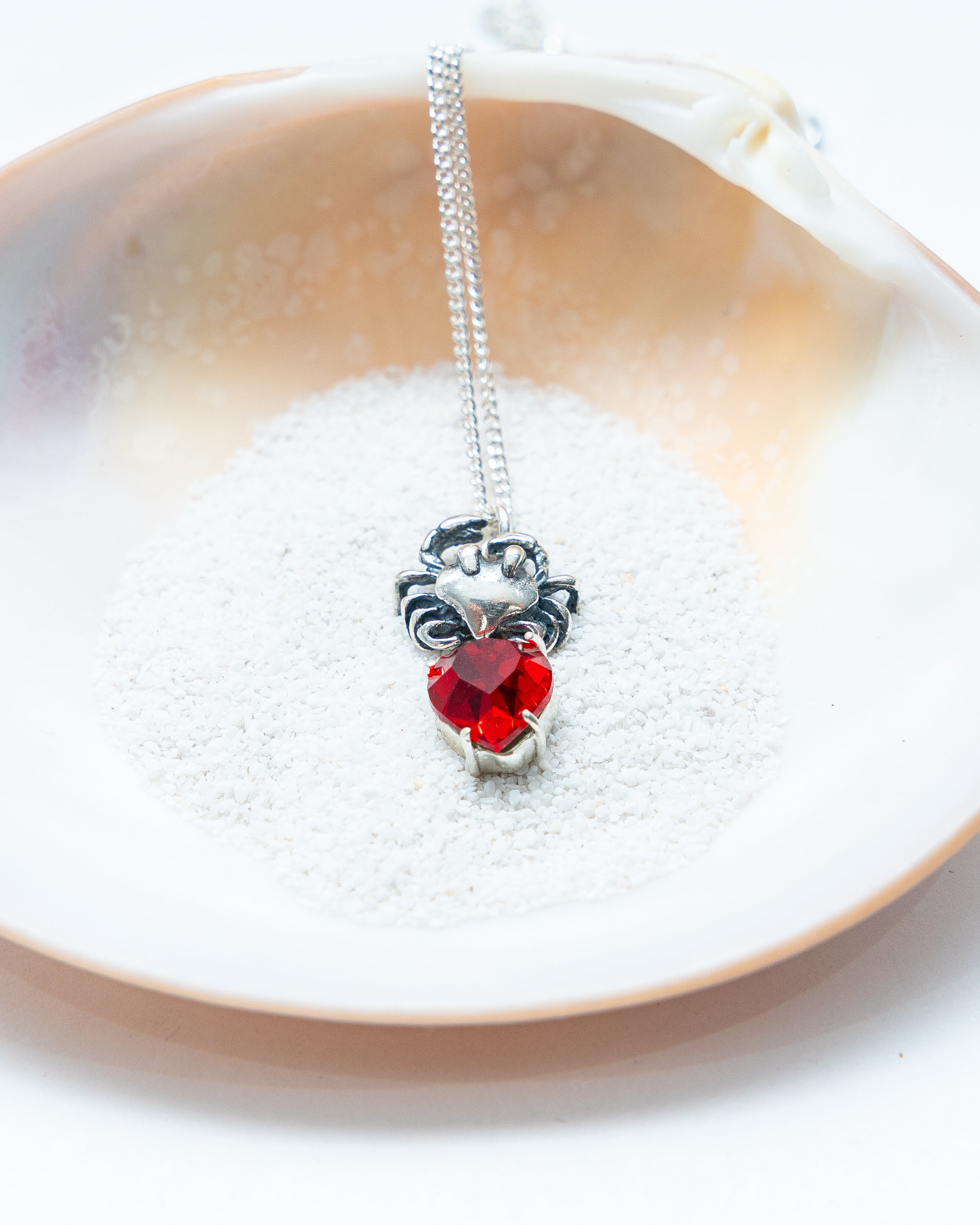Dije Cereza del Mar, joya de plata .925, con cristal Swarovski – Gabriela Sánchez