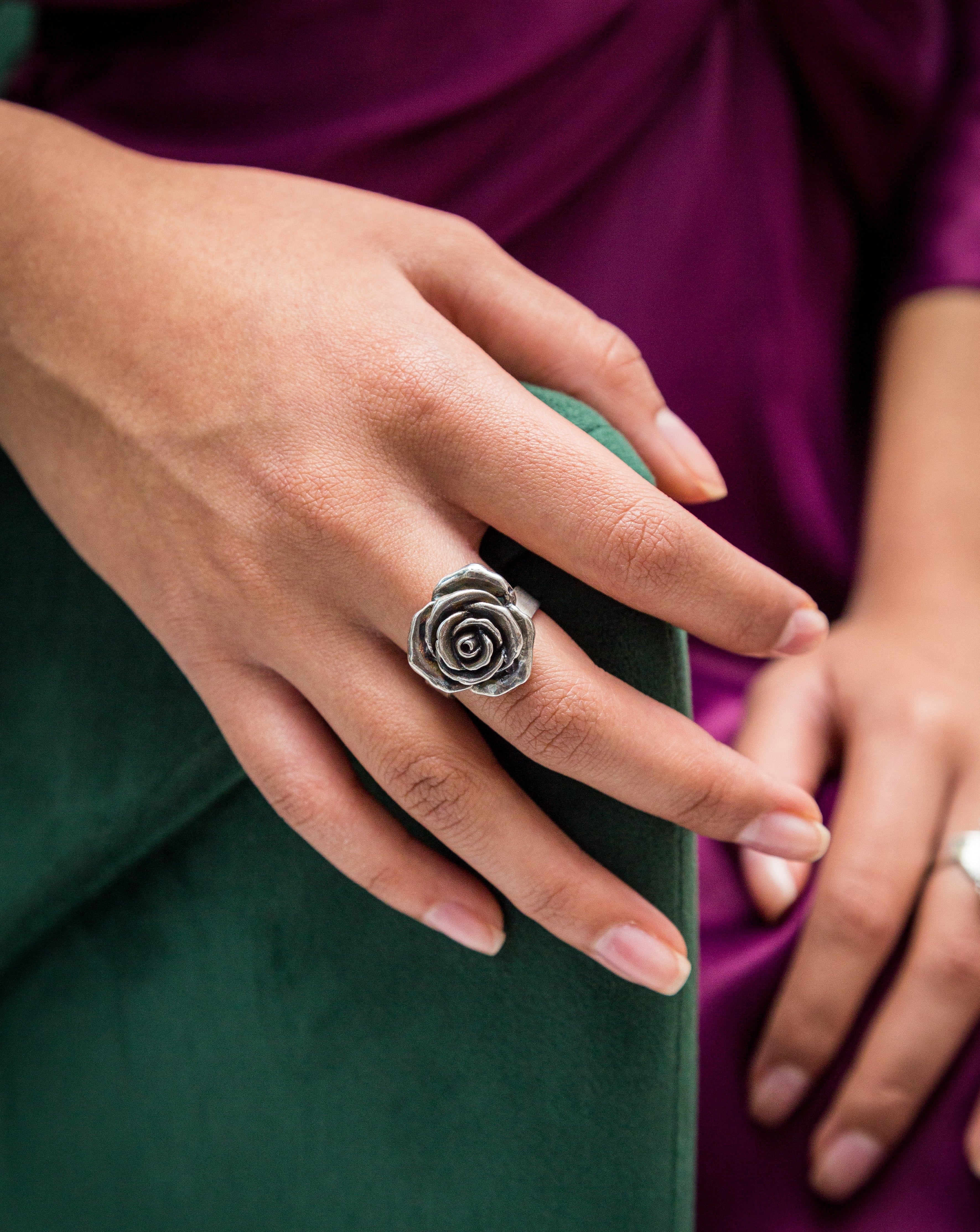 Anillo Rosa Mediana, joya de plata .925 – Gabriela Sánchez (vista 2)