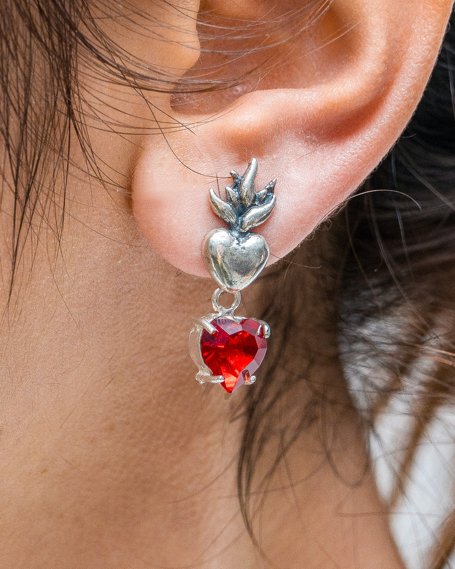 Aretes Querida Aries, joya de plata .925, con cristal Swarovski – Gabriela Sánchez (vista 3)