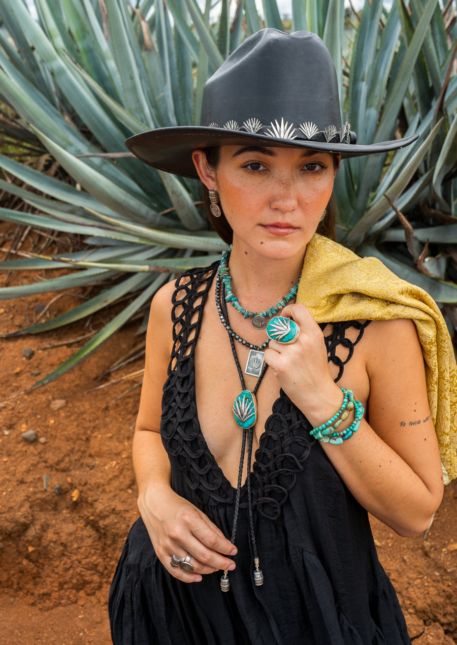 Collar Lotería Agave Maximiliana, joya de plata .925, con hematita – Gabriela Sánchez (vista 8)