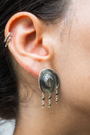 Aretes Fiesta Vaquera, joya de plata .925, con pirita – Gabriela Sánchez (vista 4)