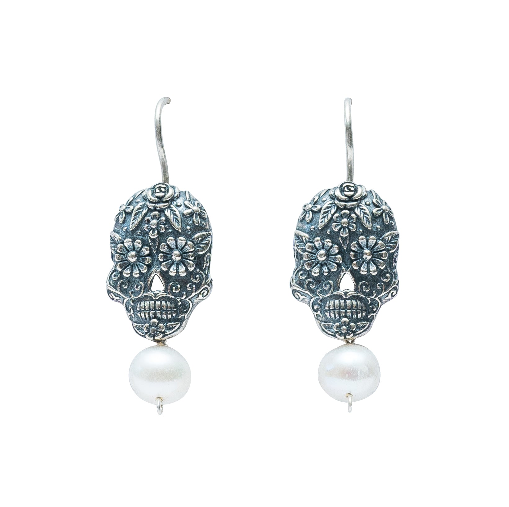 Aretes Calavera Ojos Flor con Perla, joya de plata .925 – Gabriela Sánchez