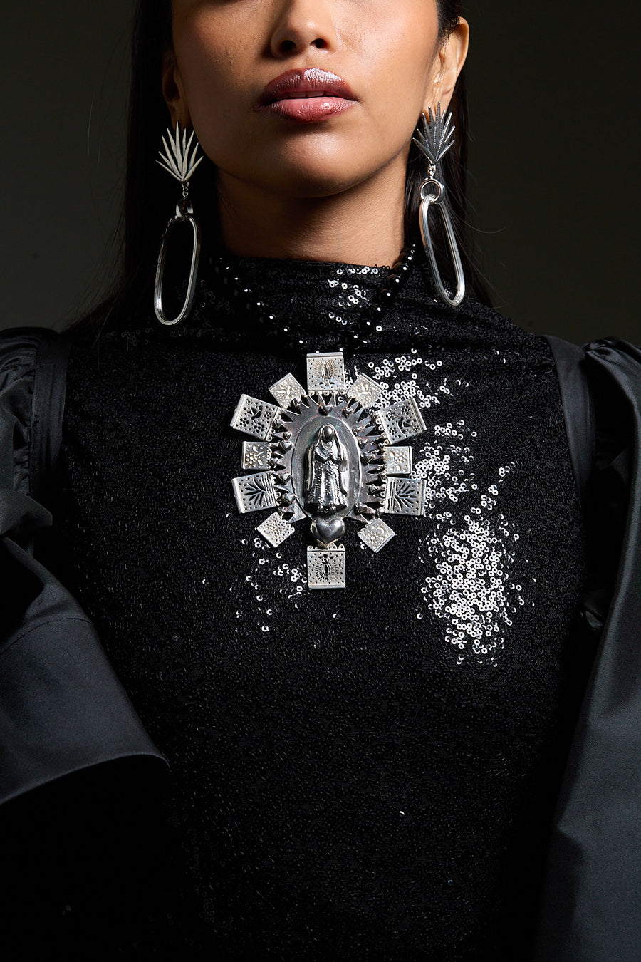Collar Fiesta de Bendiciones, joya de plata .925, con ónix – Gabriela Sánchez (vista 3)