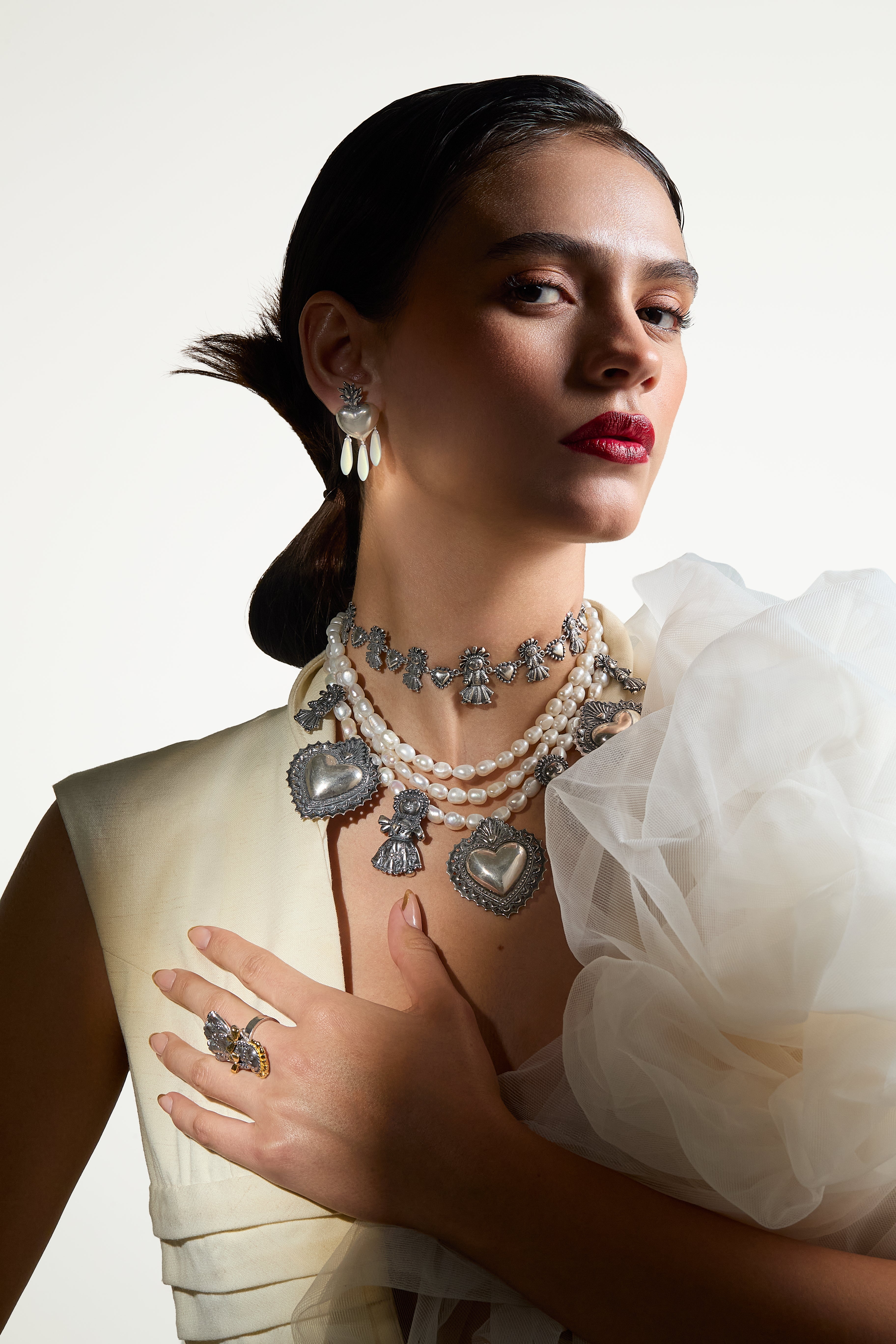 Collar Corazón de Muñeca, joya de plata .925, con perla – Gabriela Sánchez (vista 2)
