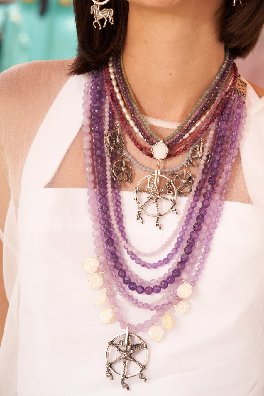 Collar Alegría en la Feria, joya de plata .925, con amatista y gemas de colores – Gabriela Sánchez (vista 4)