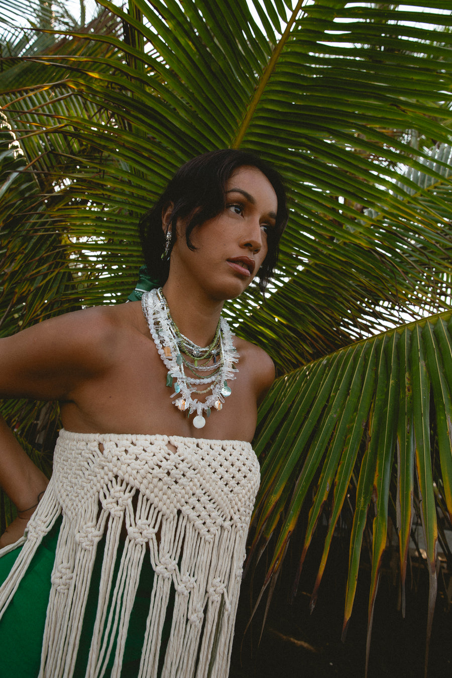 Collar Piña Colada, joya de plata .925, con concha y cuarzo – Gabriela Sánchez (vista 4)
