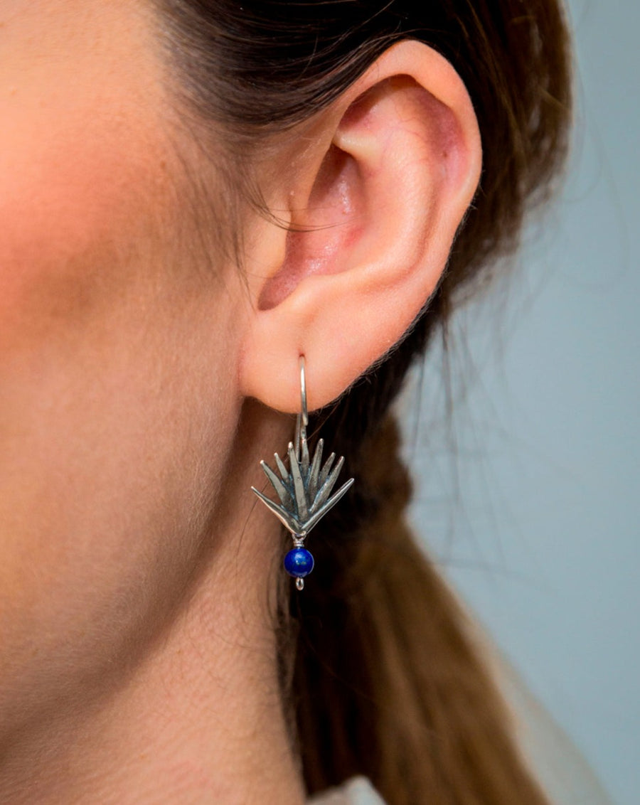 Aretes Agave sueño 3 Lapislázuli, joya de plata .925 – Gabriela Sánchez (vista 3)