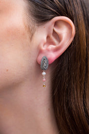 Aretes Virgen De Guadalupe, joya de plata .925, con perla y amatista – Gabriela Sánchez (vista 3)