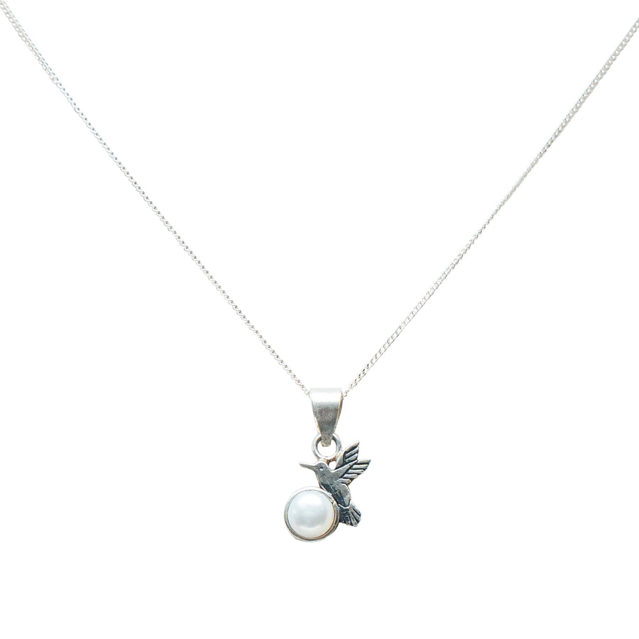 Dije Susurros del viento, joya de plata .925, con perla – Gabriela Sánchez