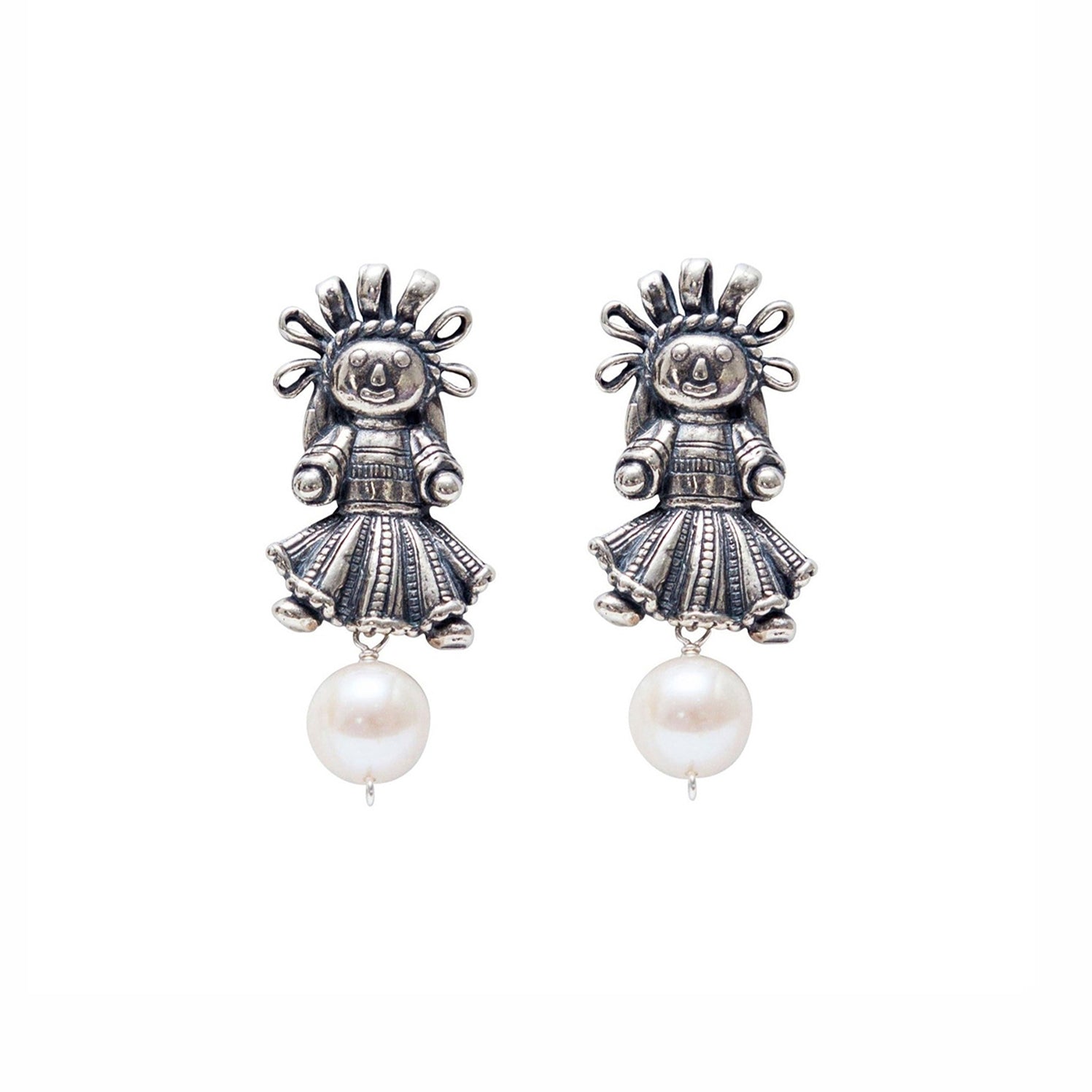 Aretes Muñeca Mediana con Perla, joya de plata .925 – Gabriela Sánchez (vista 2)