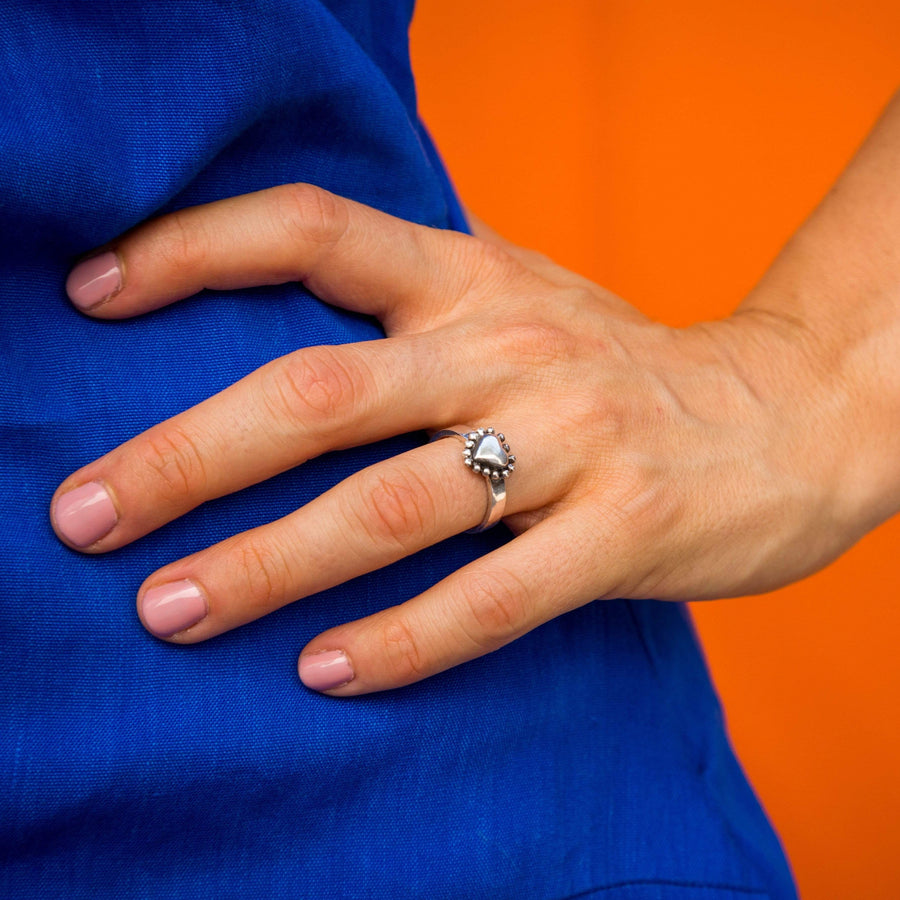 Anillo Corazón con Puntos Alrededor Gabriela Sánchez Anillo