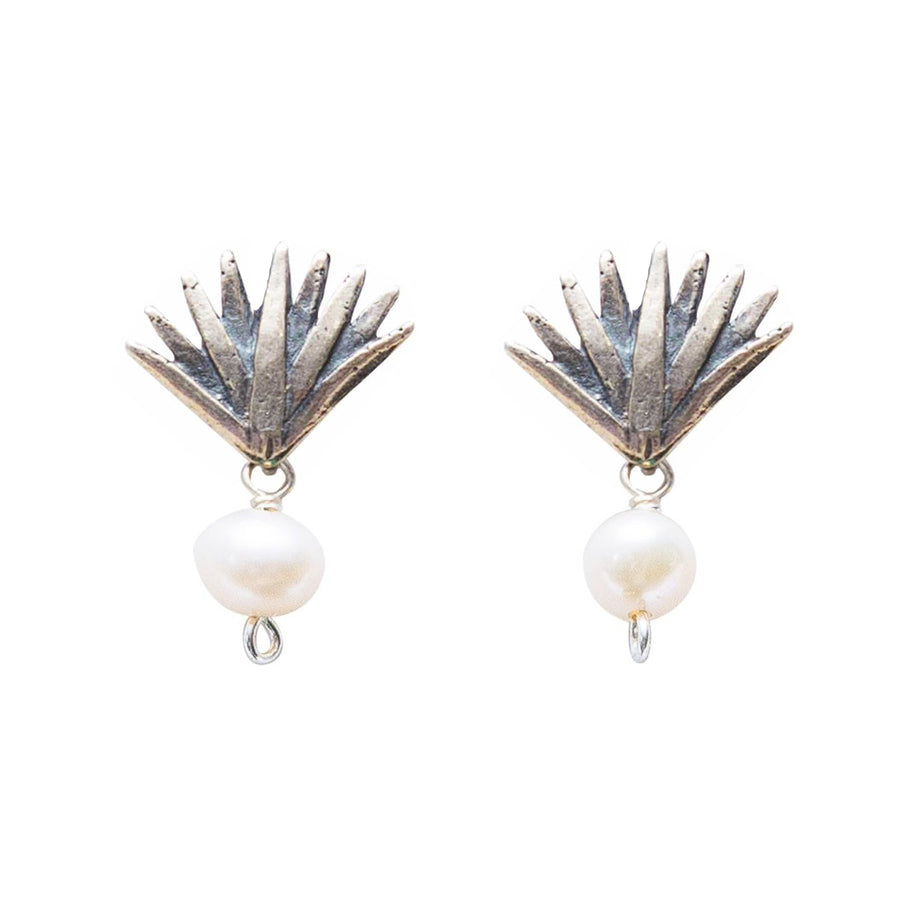 Aretes Agave Sueño 2.1 Y Gema Mini, joya de plata .925, con turmalina y perla – Gabriela Sánchez