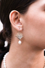 Aretes Agave Sueño 4 Perla, joya de plata .925 – Gabriela Sánchez (vista 4)
