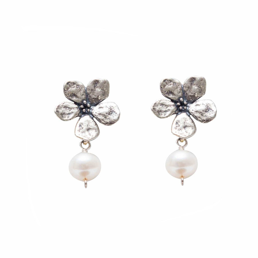Aretes Flor Cerezo Perla, joya de plata .925 – Gabriela Sánchez (vista 2)