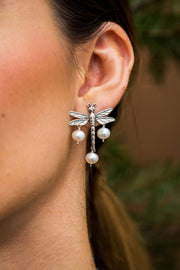 Aretes Libélula Con Gema, joya de plata .925, con lapislázuli y perla – Gabriela Sánchez (vista 4)