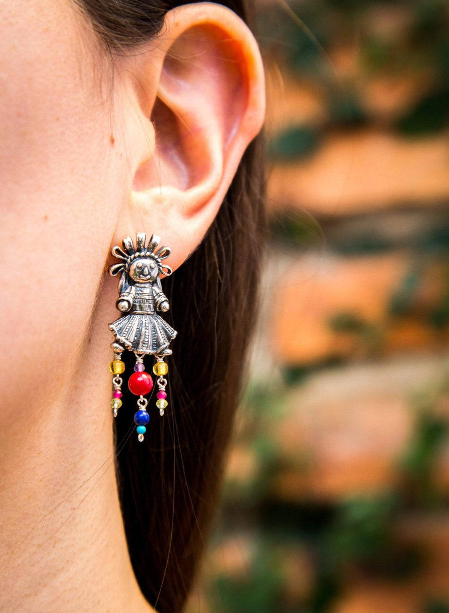 Aretes muñeca colores Gabriela Sánchez Aretes