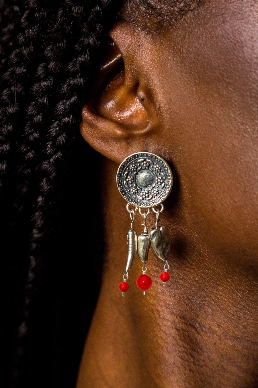 Aretes Salsa de Molcajete, joya de plata .925, con coral – Gabriela Sánchez (vista 2)