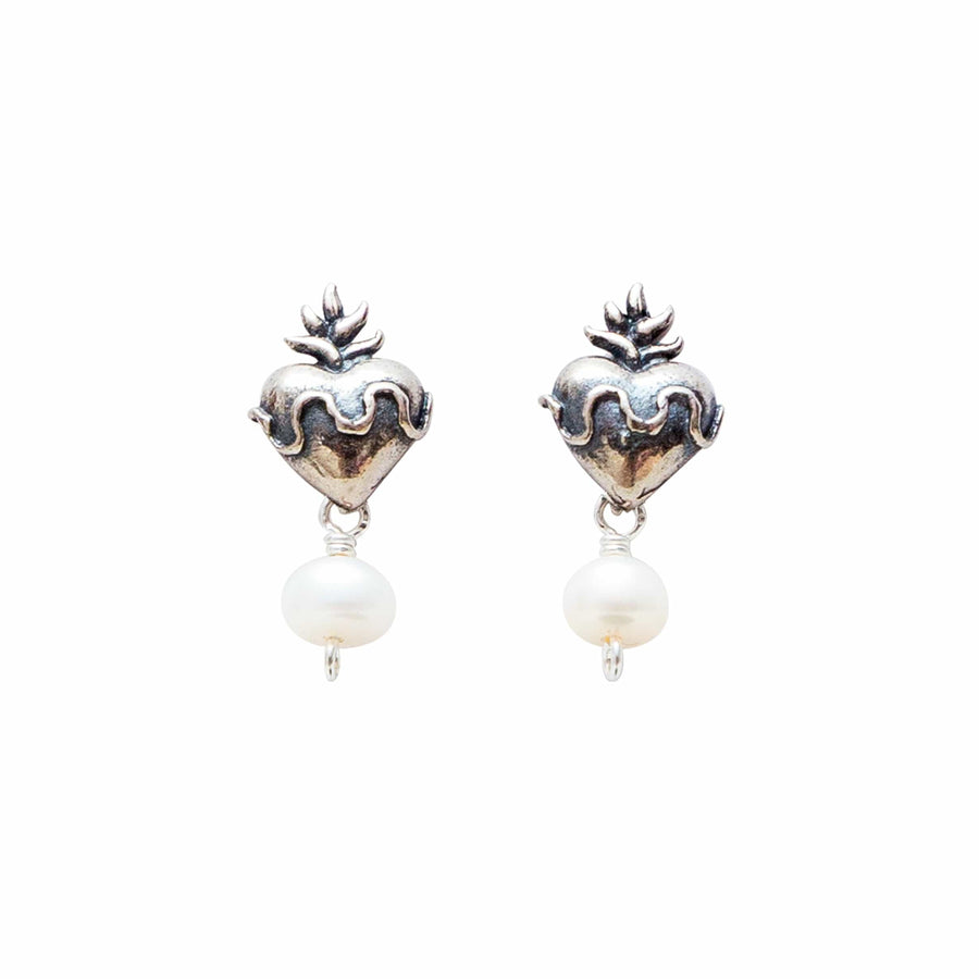 Aretes Sagrado Corazón Y Gema, joya de plata .925, con perla y turmalina – Gabriela Sánchez