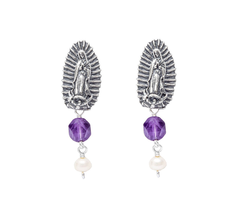 Aretes Virgen De Guadalupe, joya de plata .925, con perla y amatista – Gabriela Sánchez (vista 2)