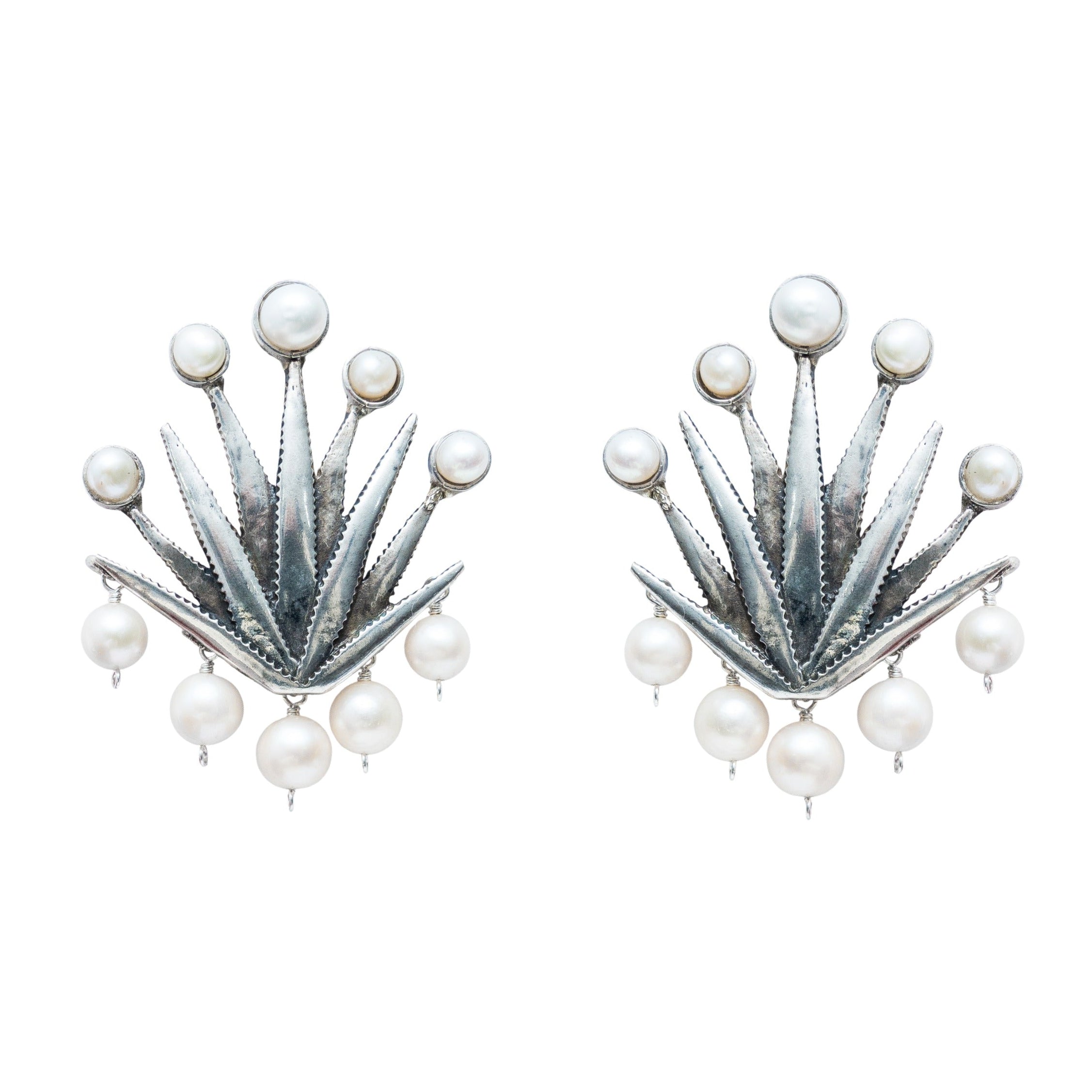 Aretes Agave Encantado, joya de plata .925, con perla – Gabriela Sánchez