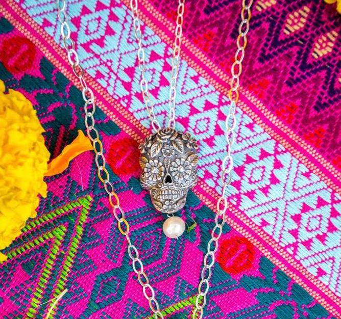 Dije Calavera con Ojos Flor Gabriela Sánchez Dije