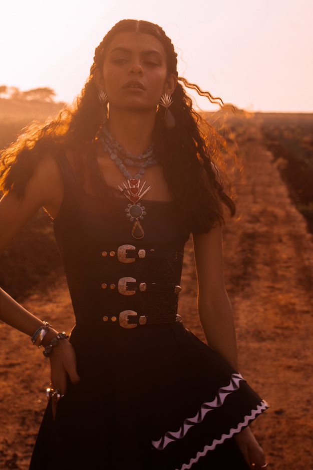 Collar Alma Mexicana, joya de plata .925, con turquesa y coral – Gabriela Sánchez (vista 10)